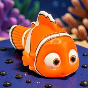 2015 Disney Finding Nemo Roller Toy Moving Fins Bandai Action Figure A65